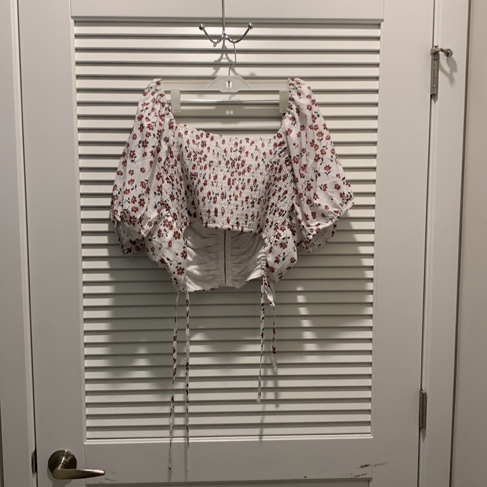 Flowery Drawstring Top - Picture 2 of 3